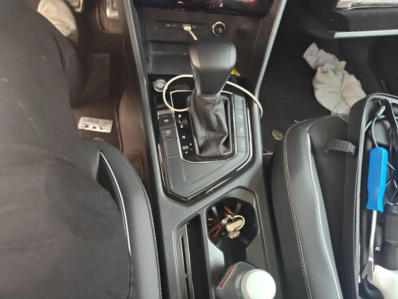 Volkswagen Tiguan L 2022 330TSI Automatic Two-Wheel Drive R-Line Enhanced Edition — миниатюра 14