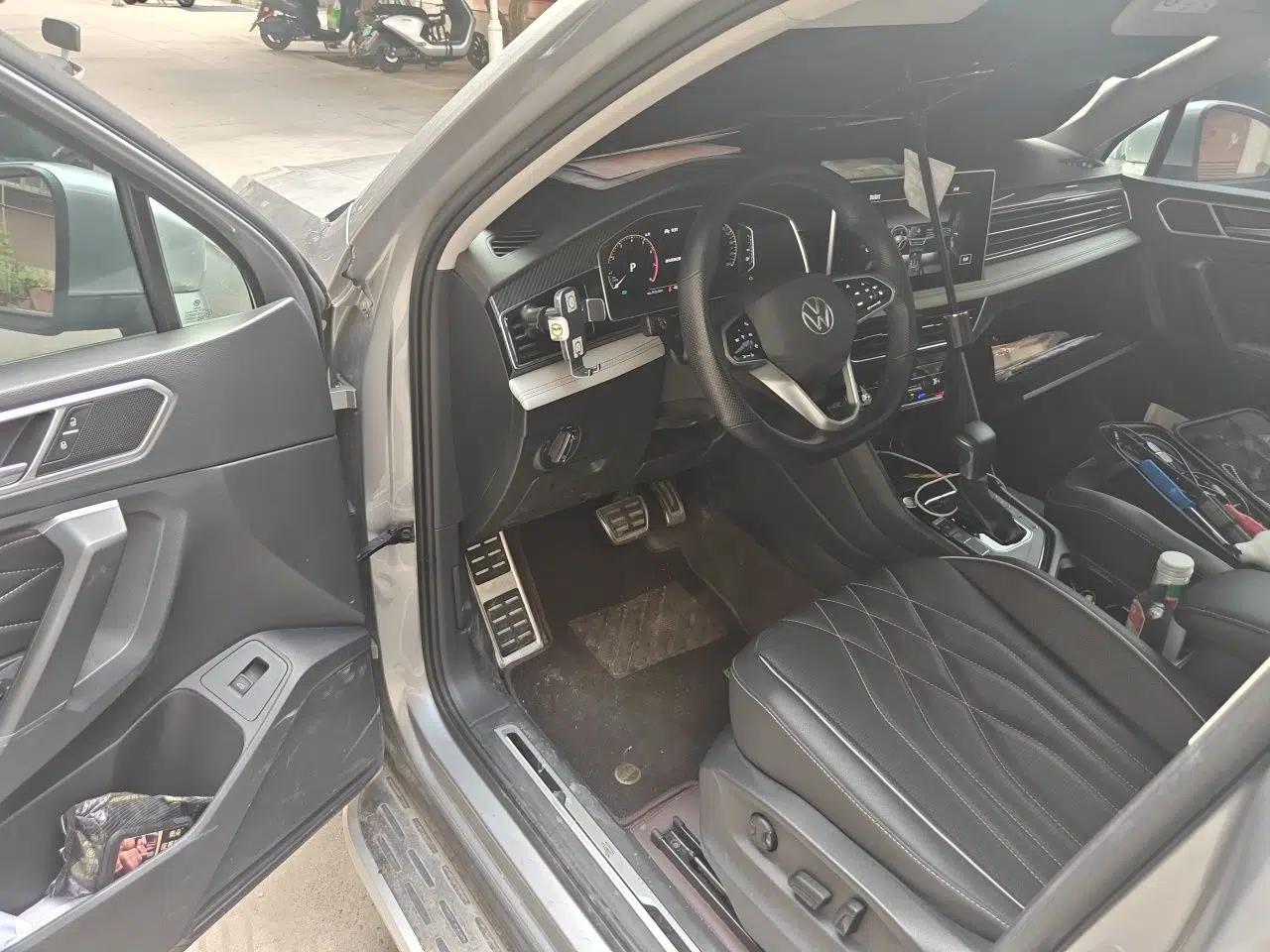 Volkswagen Tiguan L 2022 330TSI Automatic Two-Wheel Drive R-Line Enhanced Edition — миниатюра 16