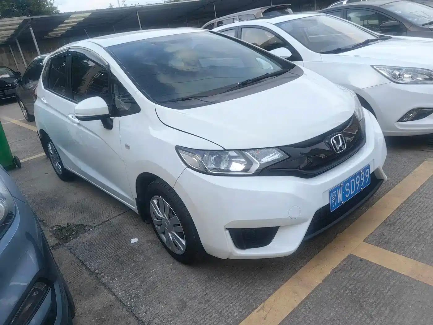 Honda Fit 2016 1.5L LXS CVT Comfort Sunroof Edition — миниатюра 3