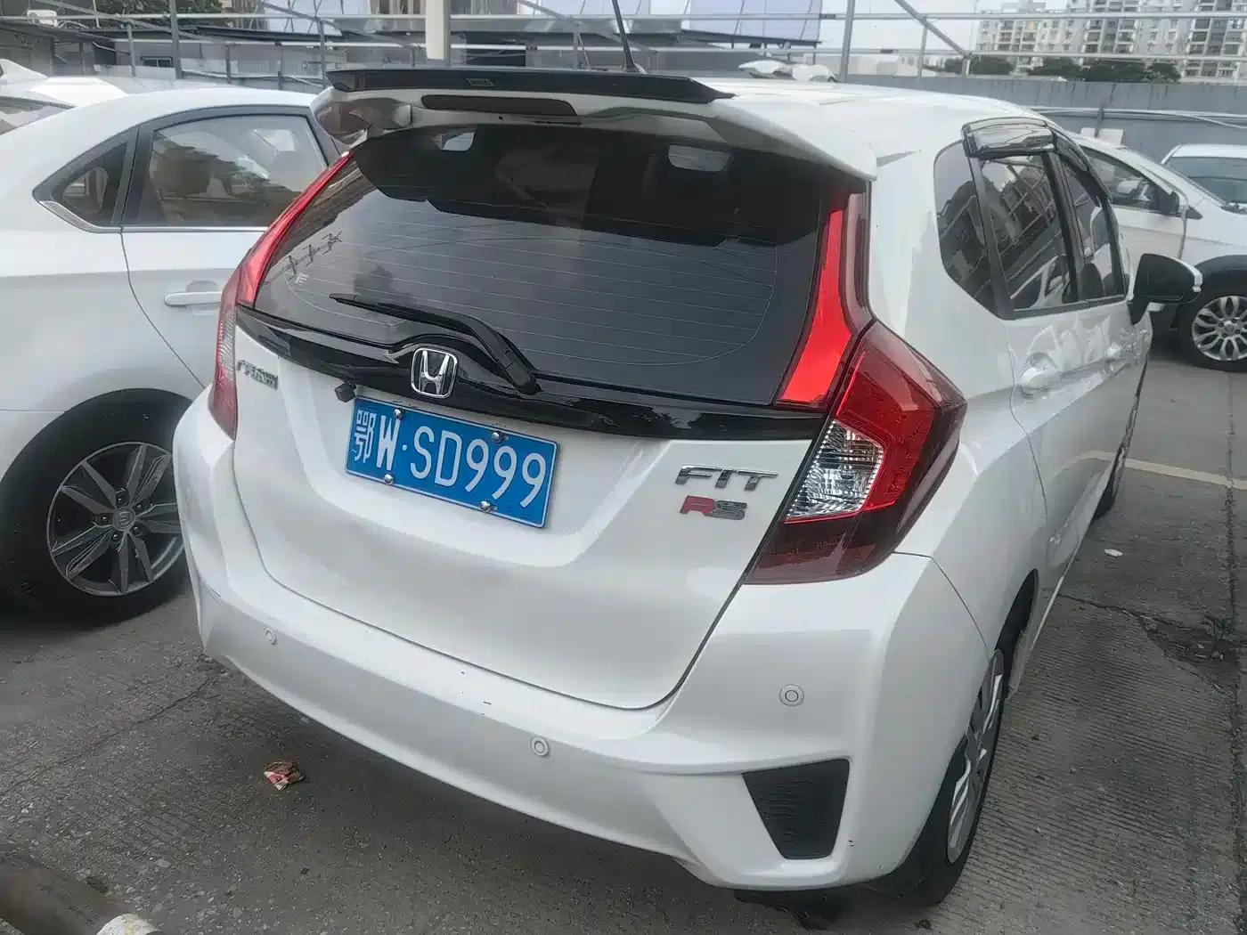 Honda Fit 2016 1.5L LXS CVT Comfort Sunroof Edition — миниатюра 4