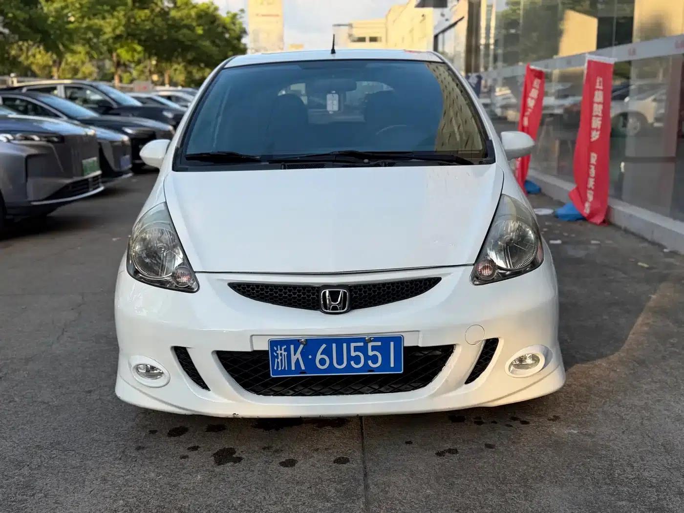 Honda Fit 2006 1.5 MT — миниатюра 2