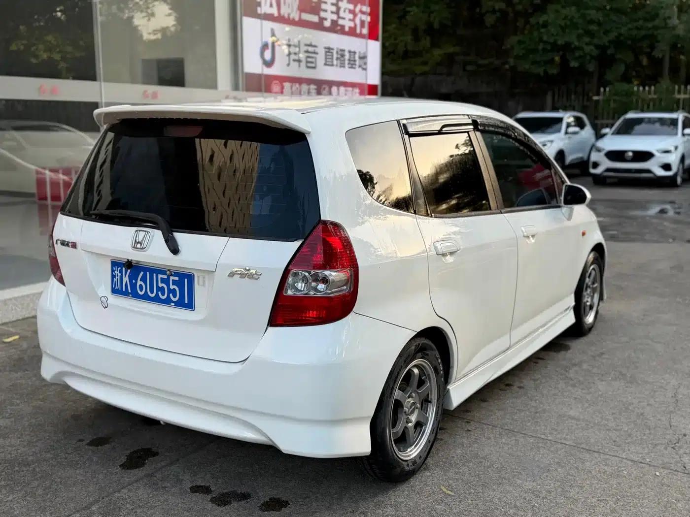 Honda Fit 2006 1.5 MT — миниатюра 3
