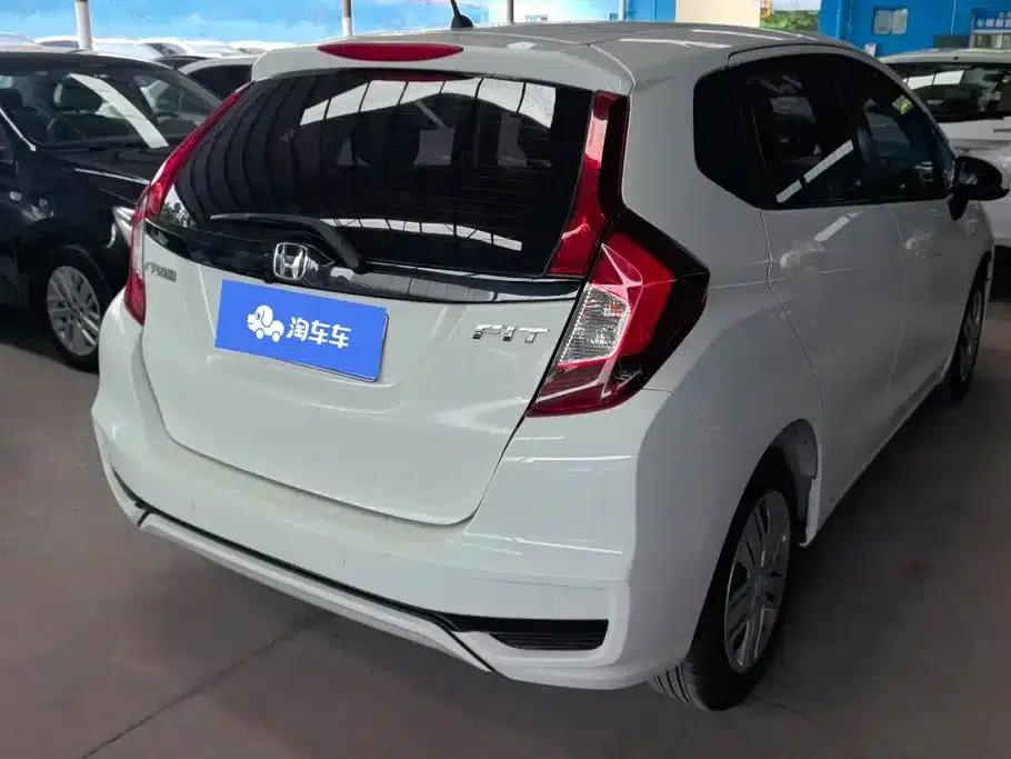 Honda Fit 2018 1.5L CVT Comfort Edition — миниатюра 3