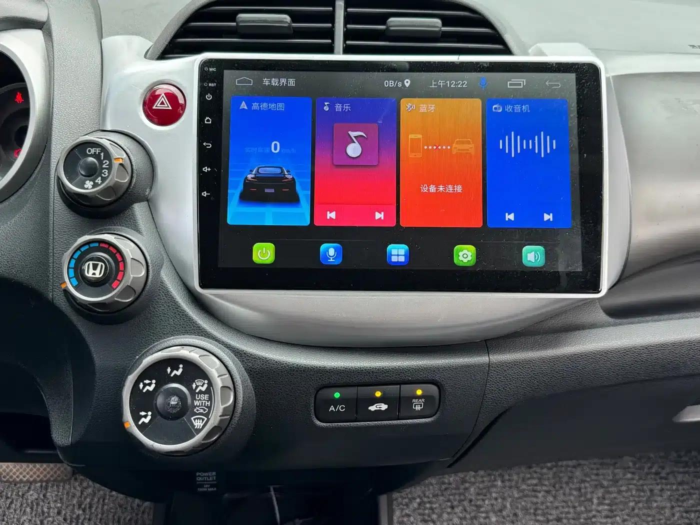 Honda Fit 2011 1.3L Automatic Comfort Edition — миниатюра 11
