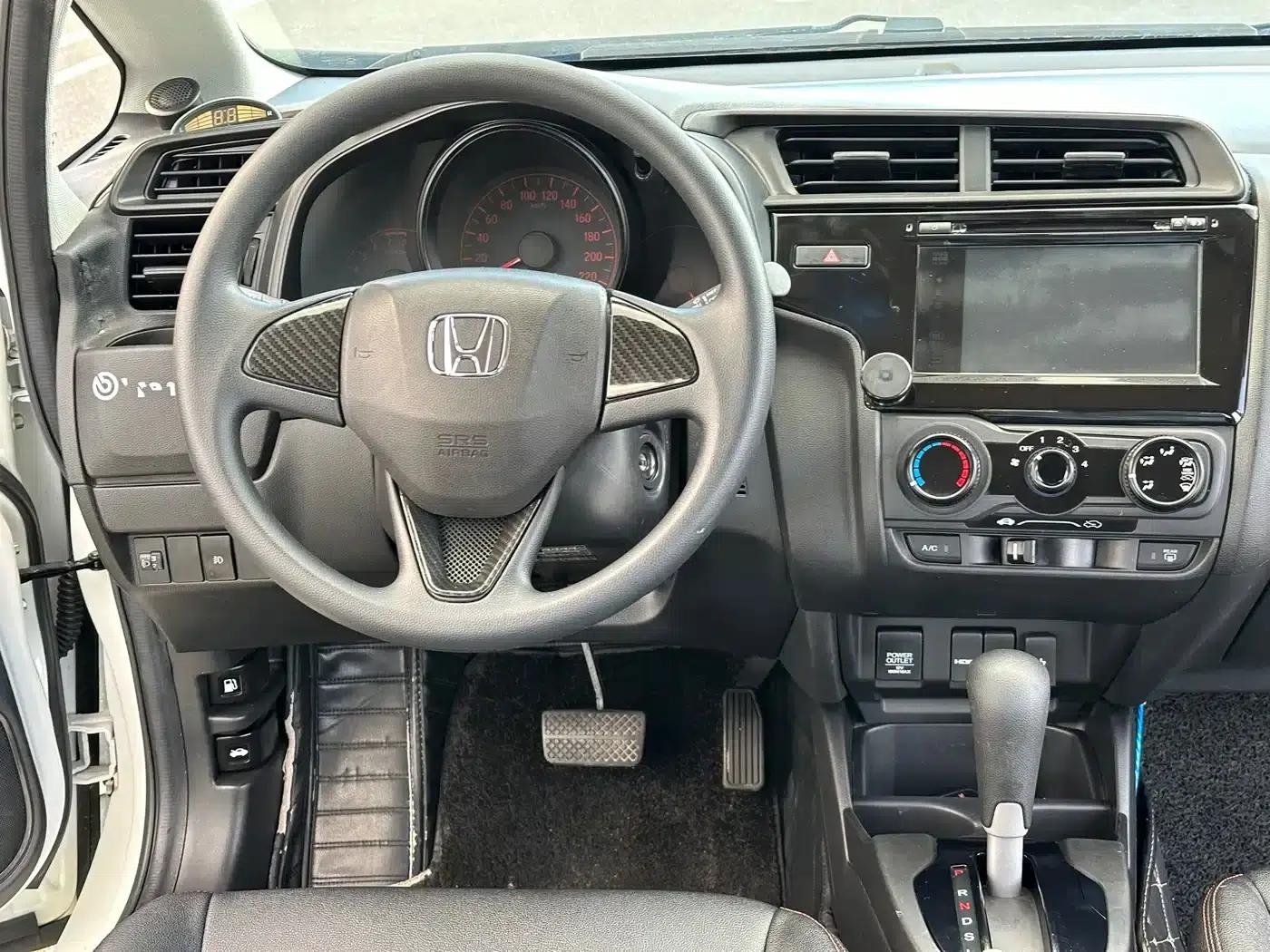 Honda Fit 2018 1.5L CVT Comfort Edition — миниатюра 11