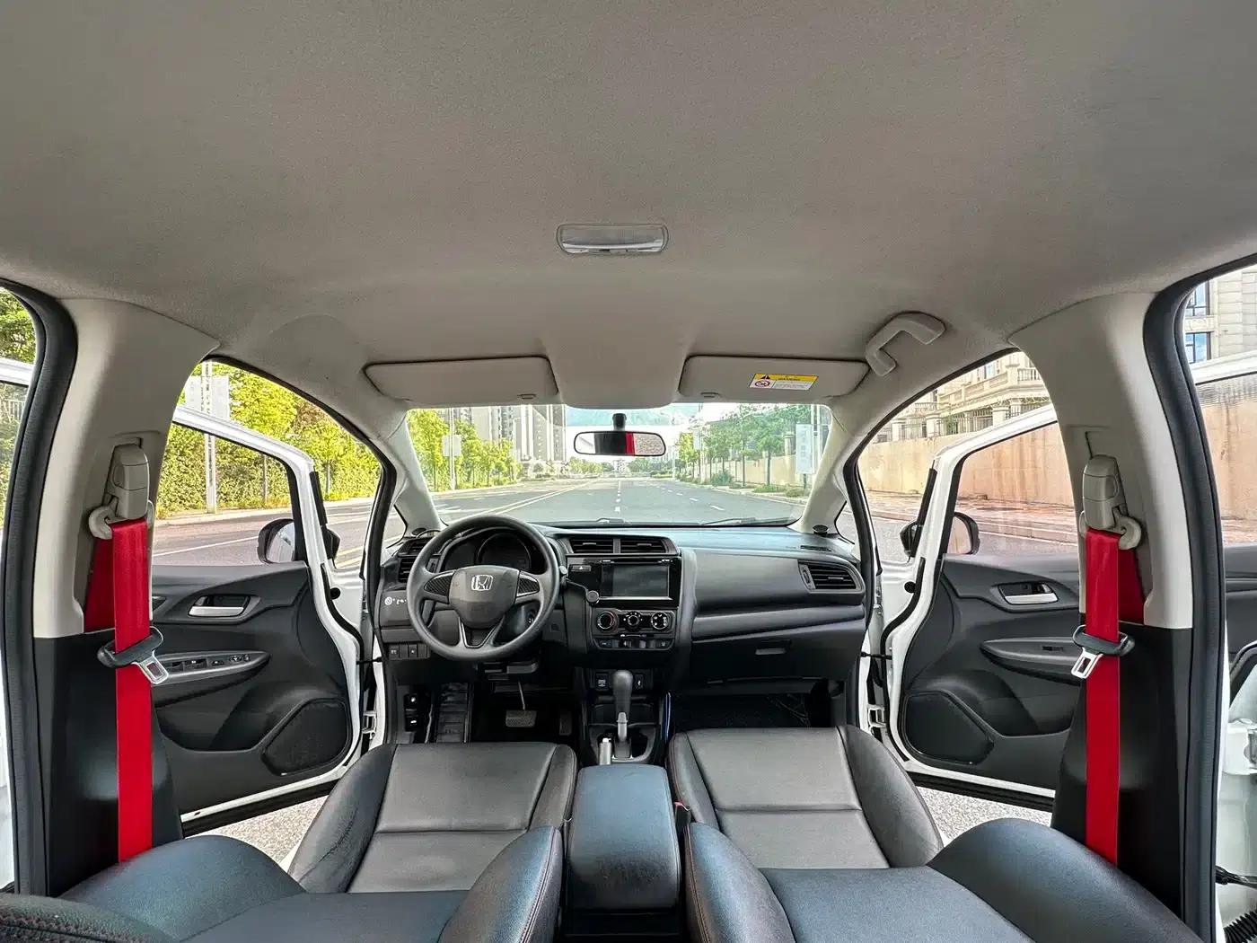 Honda Fit 2018 1.5L CVT Comfort Edition — миниатюра 10