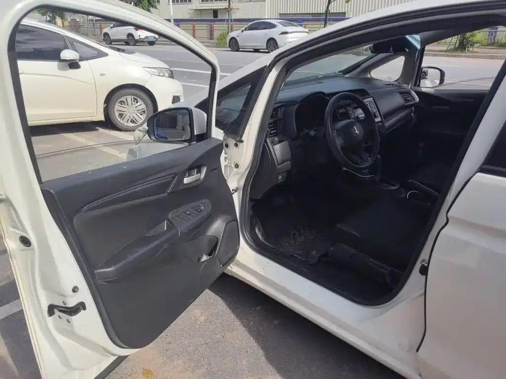 Honda Fit 2018 1.5L CVT Comfort Edition — миниатюра 13