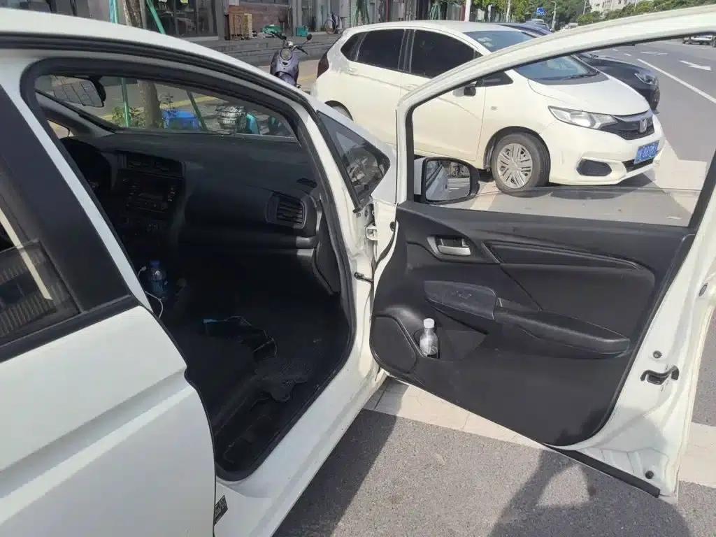 Honda Fit 2018 1.5L CVT Comfort Edition — миниатюра 22