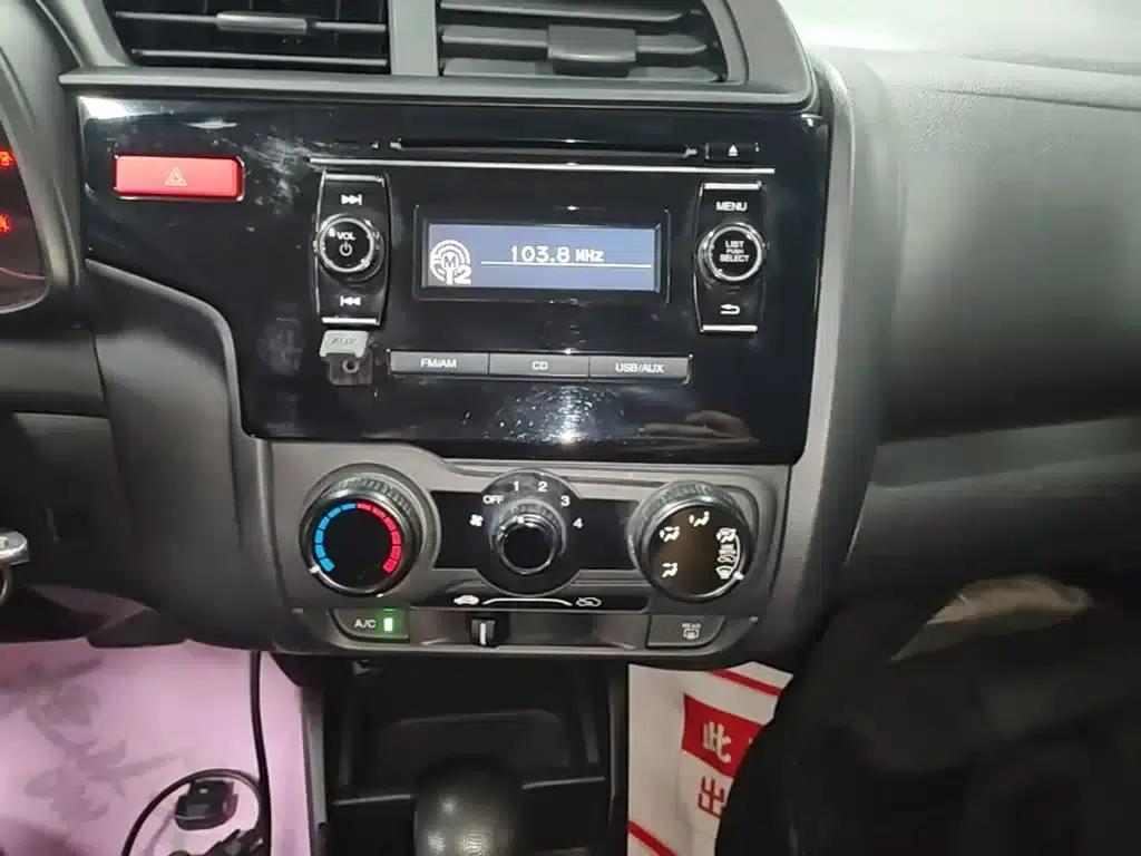 Honda Fit 2014 1.5L LX CVT Comfort — миниатюра 13