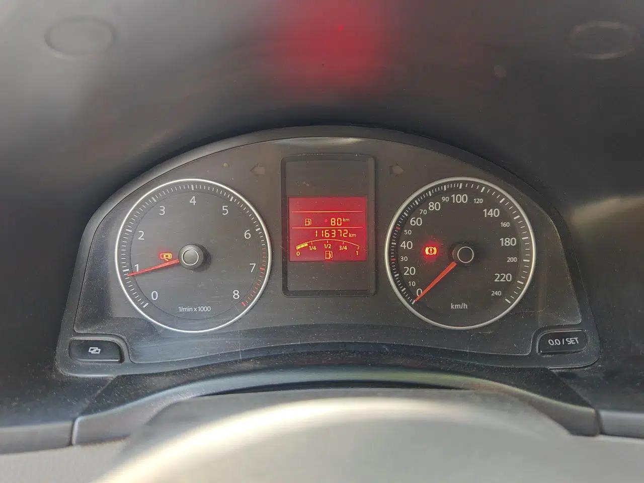 Volkswagen Bora 2012 1.6L Manual Fashion Edition — миниатюра 11