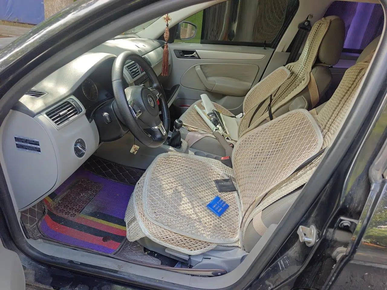 Volkswagen Bora 2012 1.6L Manual Fashion Edition — миниатюра 15