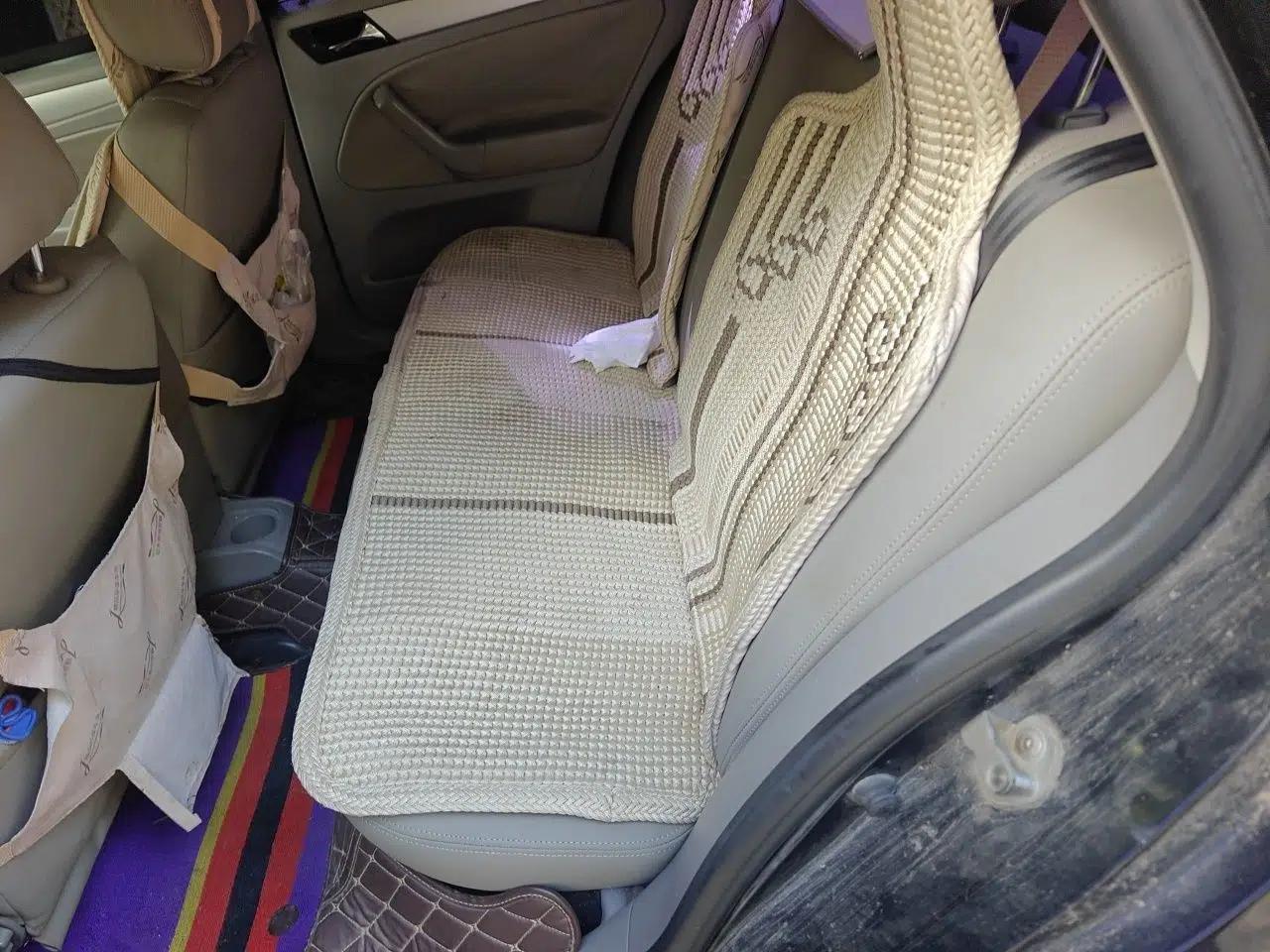 Volkswagen Bora 2012 1.6L Manual Fashion Edition — миниатюра 17