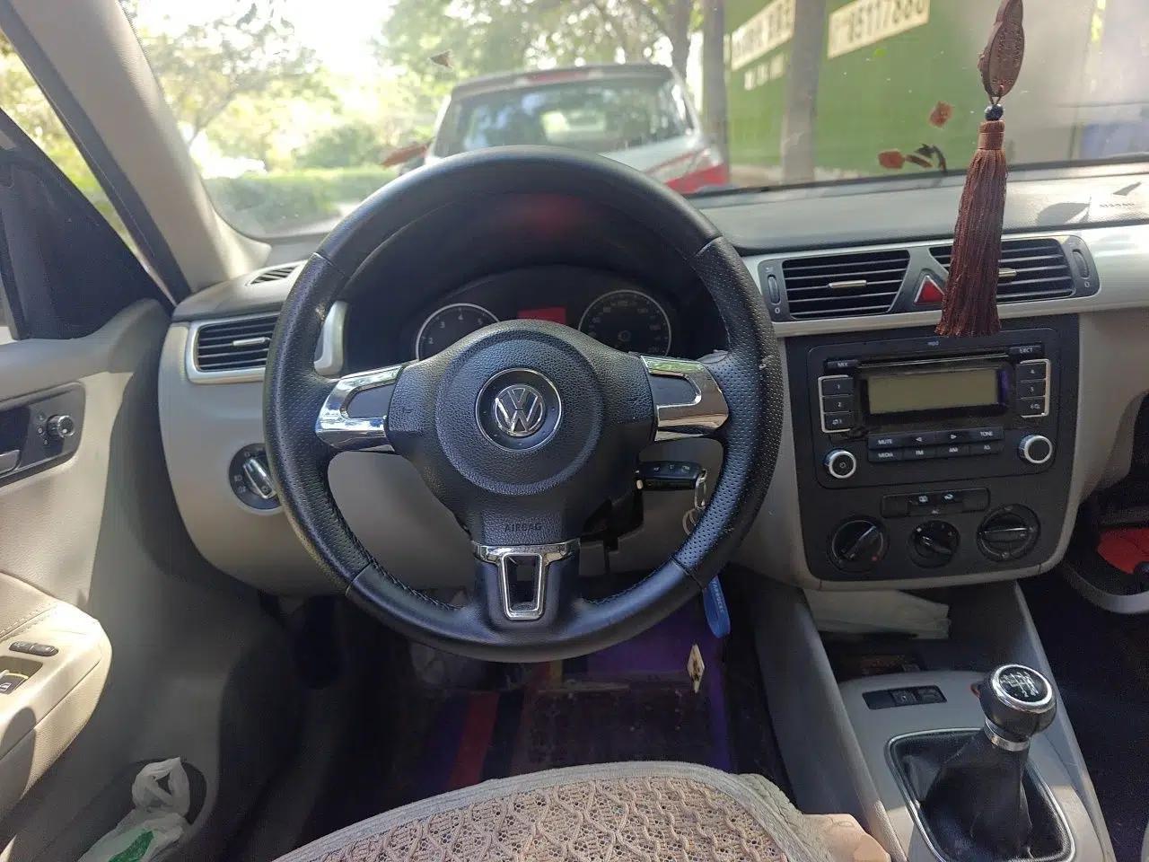 Volkswagen Bora 2012 1.6L Manual Fashion Edition — миниатюра 10