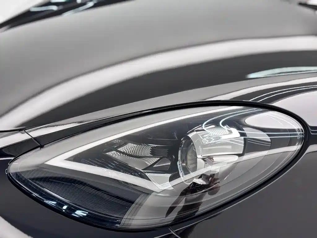 Porsche 718 Cayman 2018 2.0T — миниатюра 2