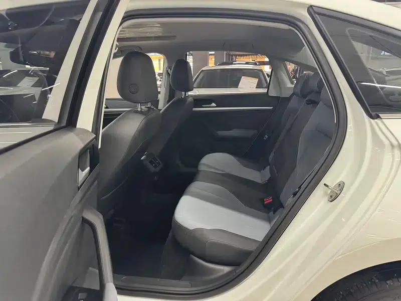 2023 Volkswagen Lavida 1.5L Automatic Five Million Edition — миниатюра 11