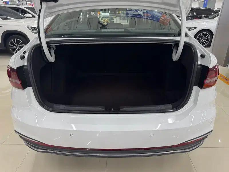 2023 Volkswagen Lavida 1.5L Automatic Five Million Edition — миниатюра 12