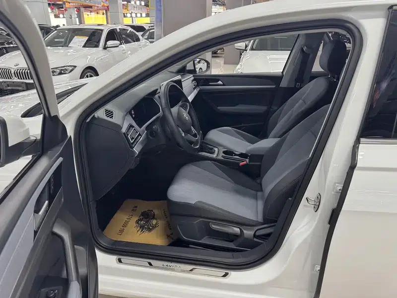 2023 Volkswagen Lavida 1.5L Automatic Five Million Edition — миниатюра 9