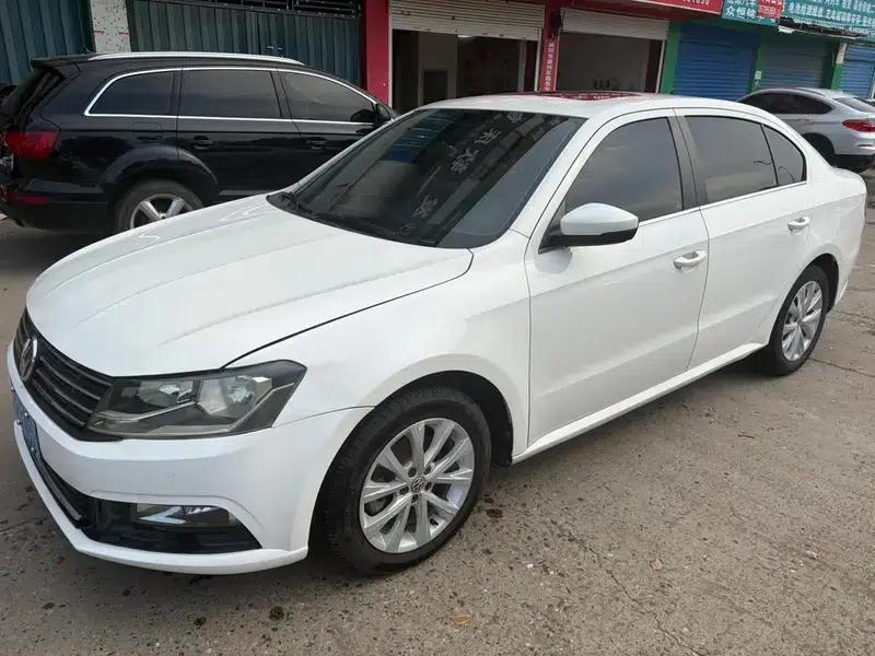 2015 Volkswagen Lavida 1.6L Automatic Comfort Edition — миниатюра 1