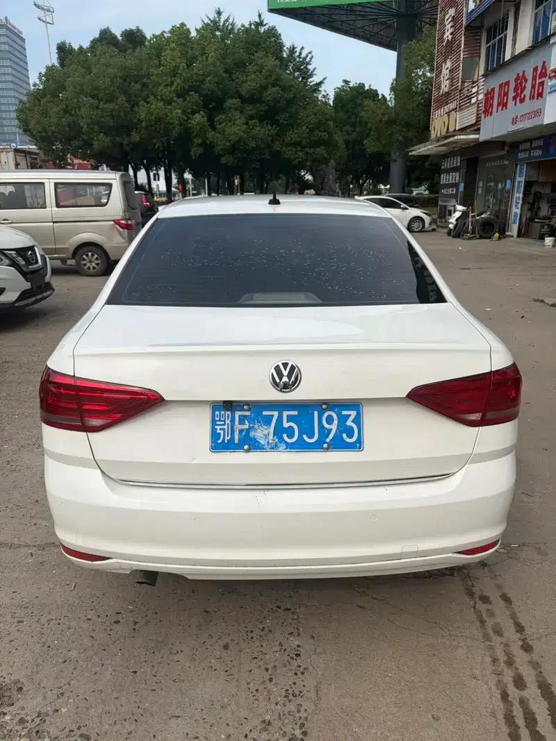 2015 Volkswagen Lavida 1.6L Automatic Comfort Edition — миниатюра 4