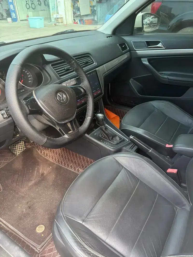 2015 Volkswagen Lavida 1.6L Automatic Comfort Edition — миниатюра 8