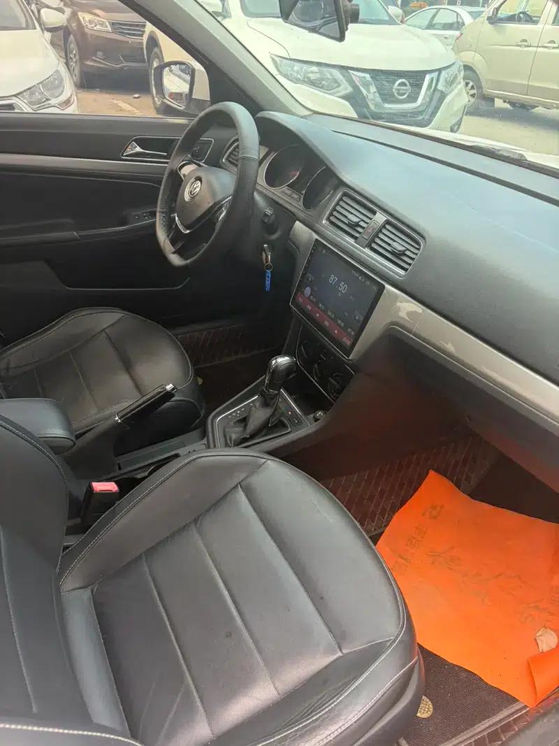 2015 Volkswagen Lavida 1.6L Automatic Comfort Edition — миниатюра 9