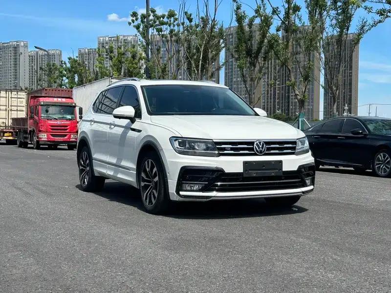 Tiguan L 2021 330TSI Automatic 2WD R-Line Premium Edition — миниатюра 3
