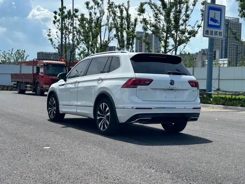 Tiguan L 2021 330TSI Automatic 2WD R-Line Premium Edition — миниатюра 4