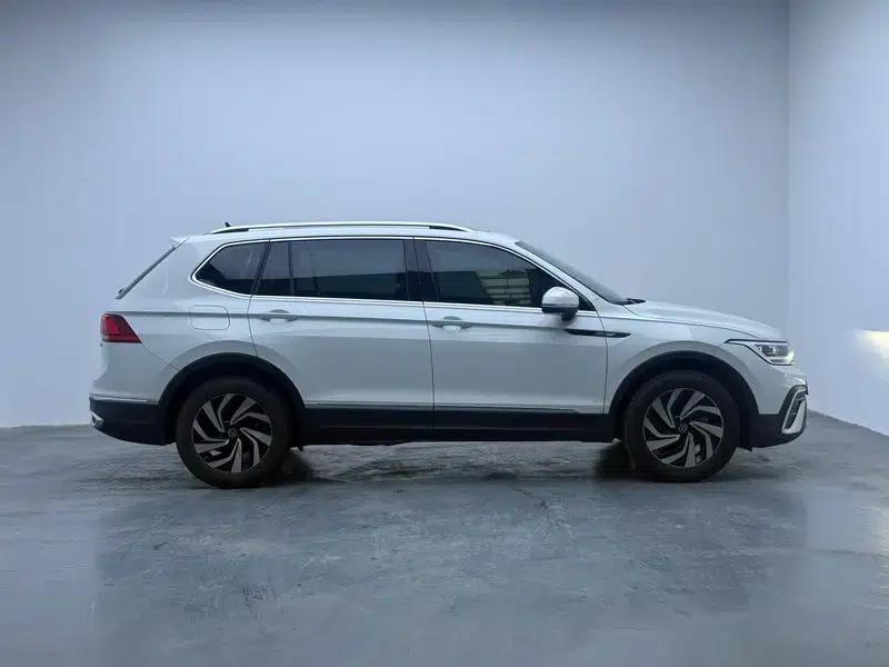 Tiguan L 2024 300TSI 2WD Smart Edition — миниатюра 8