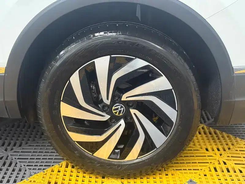 Tiguan L 2024 300TSI 2WD Smart Edition — миниатюра 9