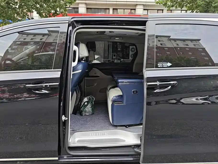 Buick GL8 2023 ES Luxury Comfort Edition — миниатюра 11