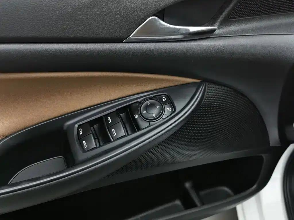 Buick GL6 2021 323T Mild Hybrid Connected Luxury Edition — миниатюра 9
