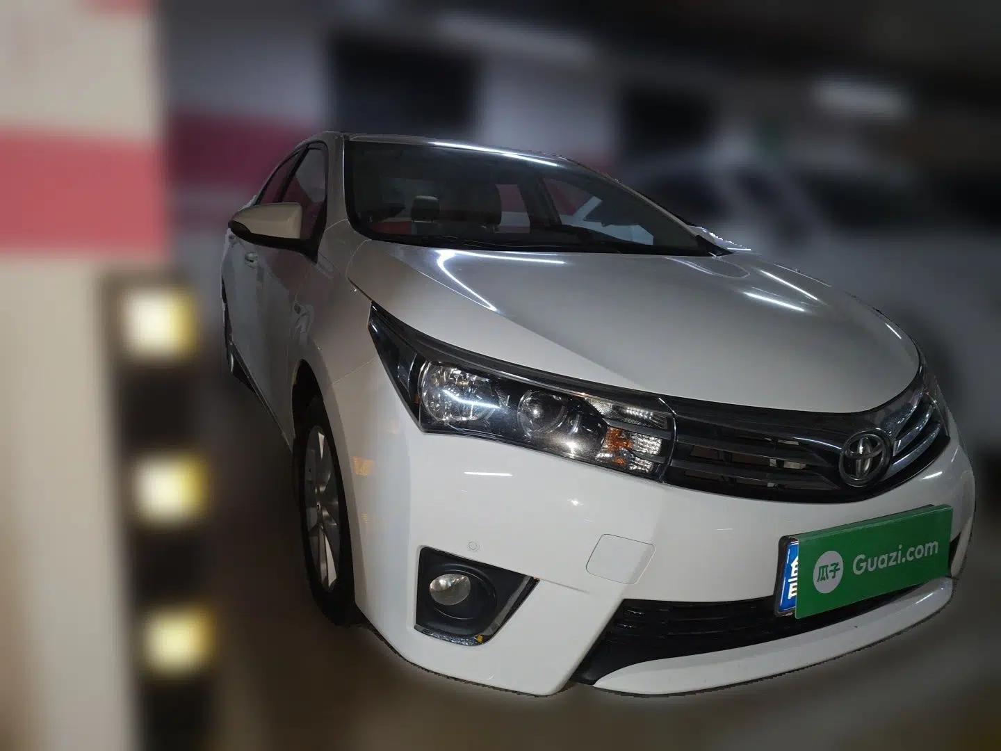 Toyota Corolla 2014 1.6L Manual GL-i Leather Edition — миниатюра 3