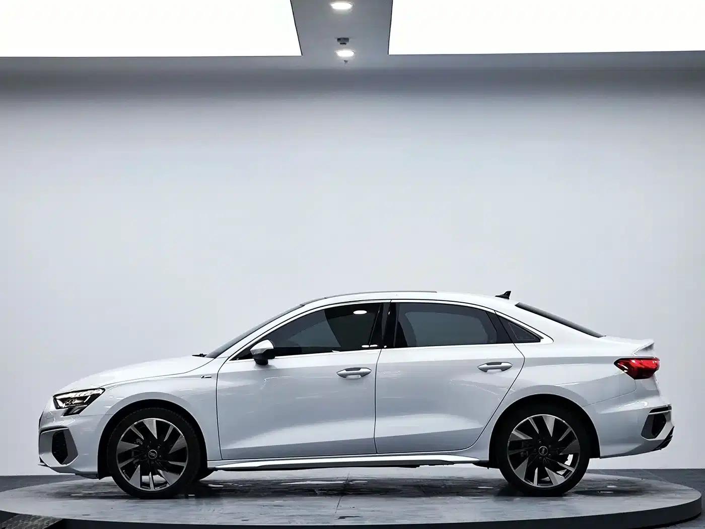 Audi A3 2023 Facelift A3L Limousine 35 TFSI Sporty Edition — миниатюра 5
