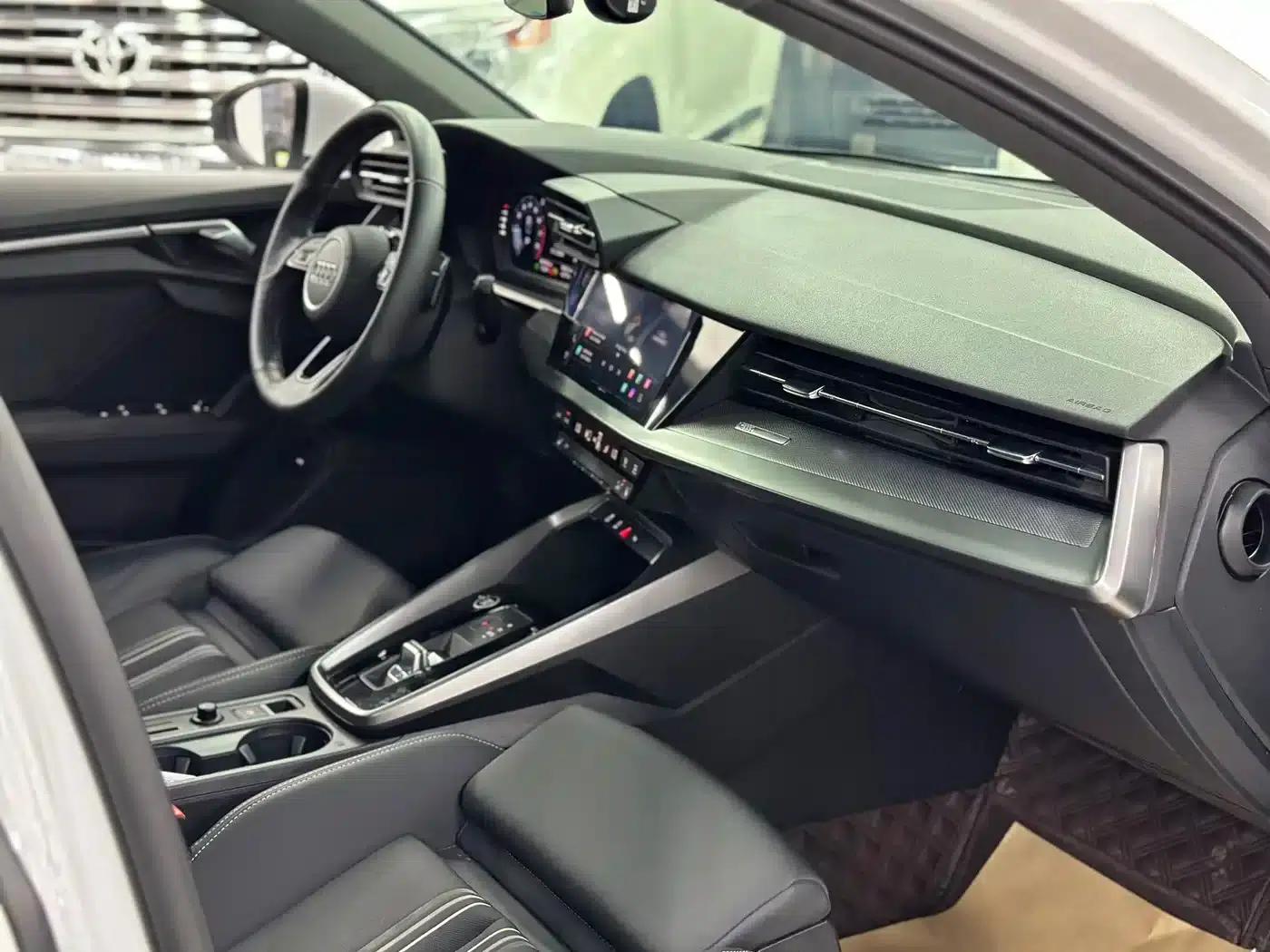 Audi A3 2023 Facelift A3L Limousine 35 TFSI Sporty Edition — миниатюра 10