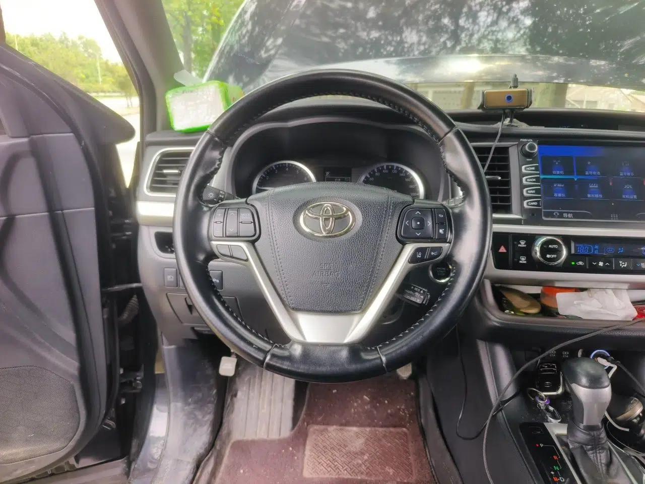 Toyota Highlander 2018 2.0T Four-Wheel Drive Luxury Version 7 Seats China VI Standard — миниатюра 10