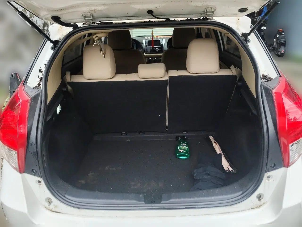 Toyota YARiS L Zhi Xuan 2015 1.5E Automatic Charm Edition — миниатюра 19