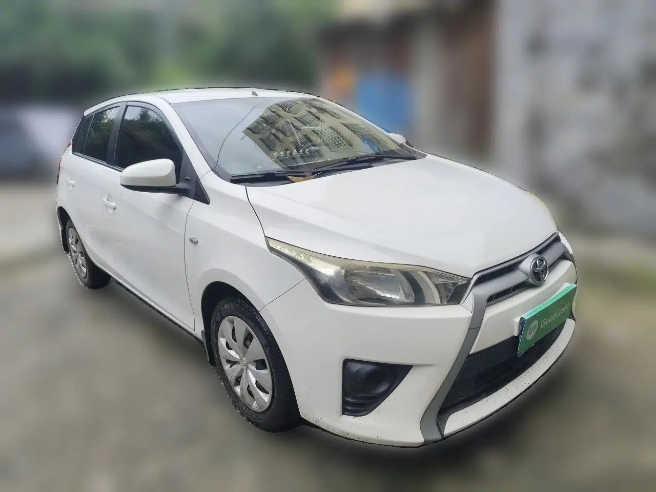 Toyota YARiS L Zhi Xuan 2015 1.5E Automatic Charm Edition — миниатюра 3