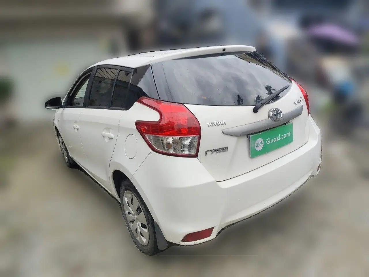 Toyota YARiS L Zhi Xuan 2015 1.5E Automatic Charm Edition — миниатюра 4