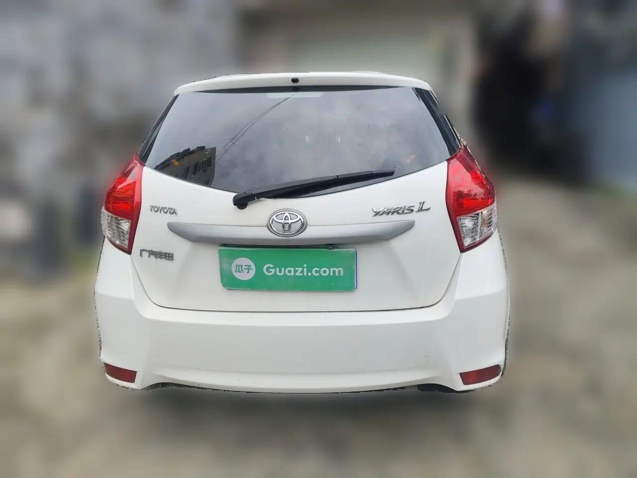 Toyota YARiS L Zhi Xuan 2015 1.5E Automatic Charm Edition — миниатюра 5