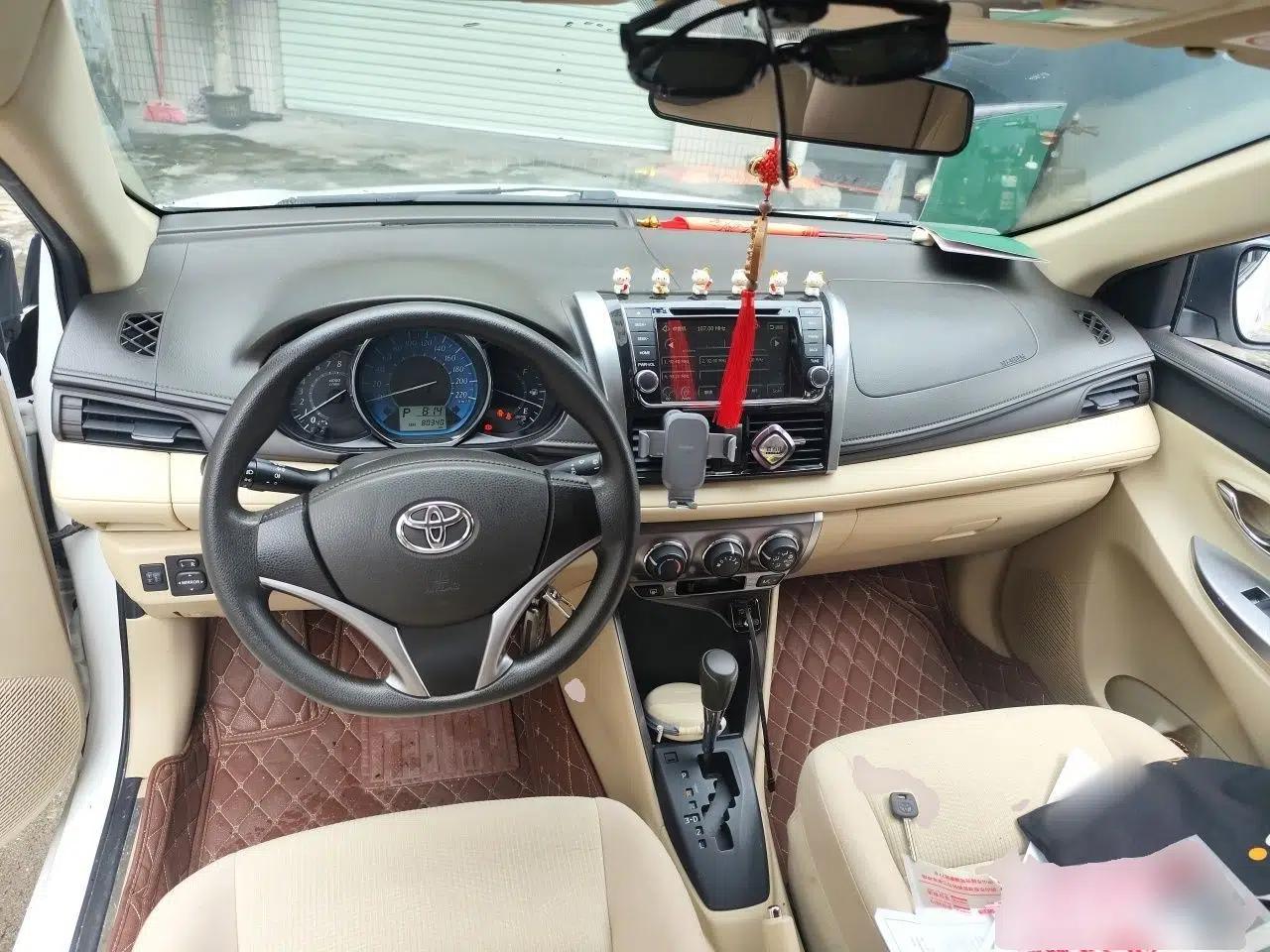 Toyota YARiS L Zhi Xuan 2015 1.5E Automatic Charm Edition — миниатюра 9