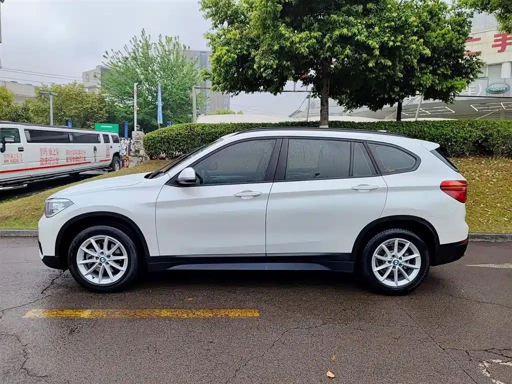 BMW X1 2019 sDrive18Li Fashion Edition — миниатюра 3