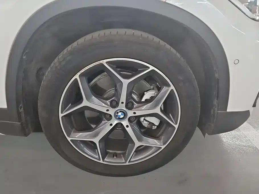 BMW X1 PHEV 2018 xDrive25Le Luxury — миниатюра 6