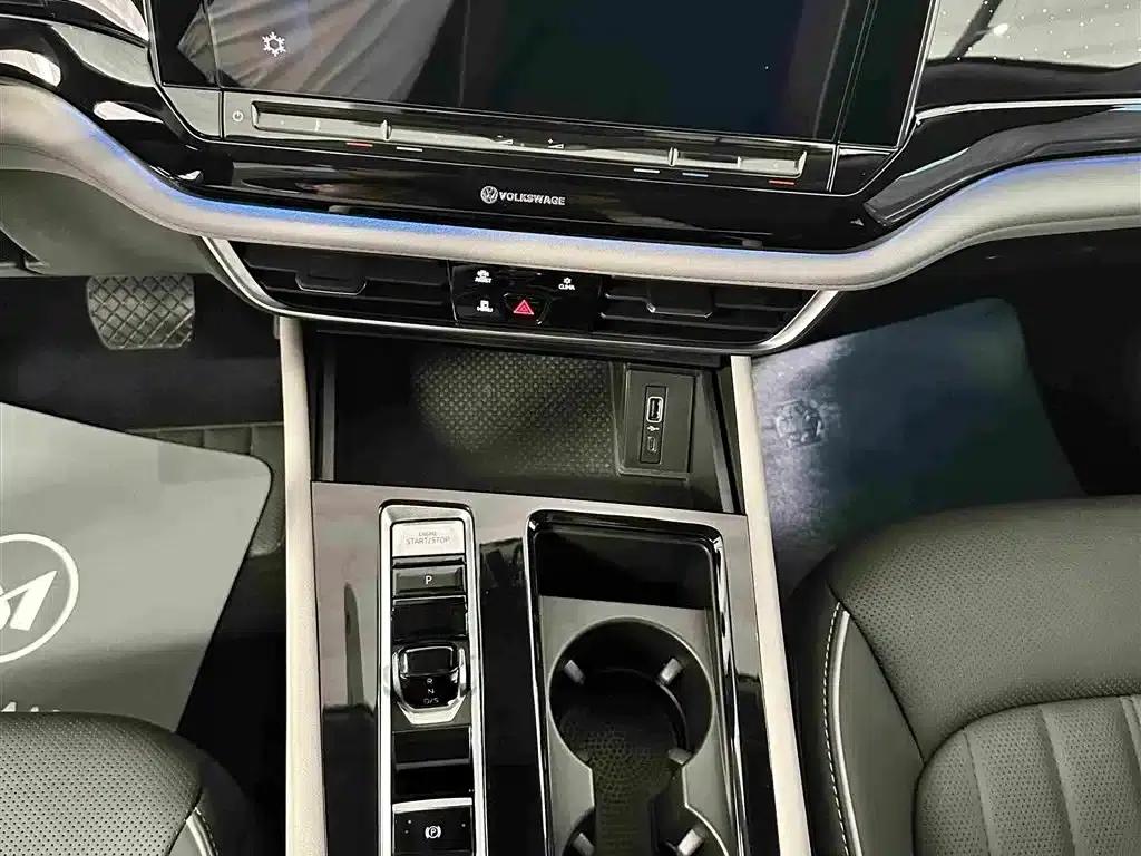 2023 Volkswagen Teramont 380TSI 4WD Premium Luxury Edition — миниатюра 7