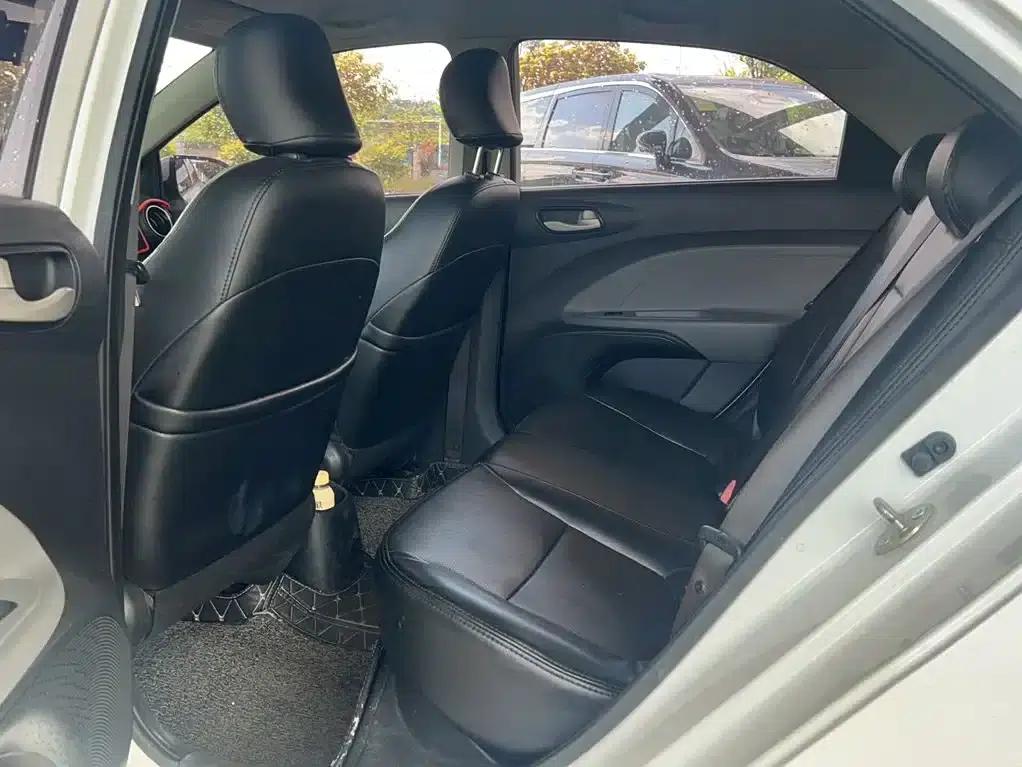 Kia K2 2017 1.4L Manual Smart Fashion Edition — миниатюра 9