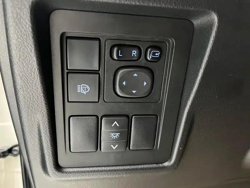 2018 Prado 3.5L Automatic TX-L with Rear-mounted Spare Tire — миниатюра 17