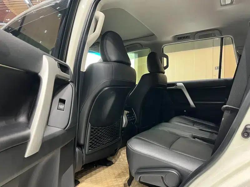 2018 Prado 3.5L Automatic TX-L with Rear-mounted Spare Tire — миниатюра 21