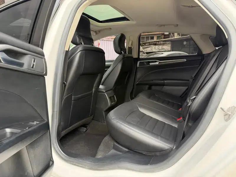2017 Ford Mondeo EcoBoost 180 Fashion Edition — миниатюра 9