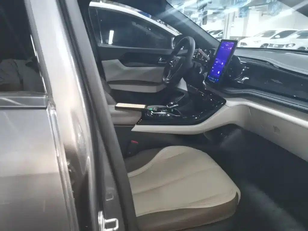 Qin PLUS 2023 Champion Edition DM-i 55KM Leading Model — миниатюра 25