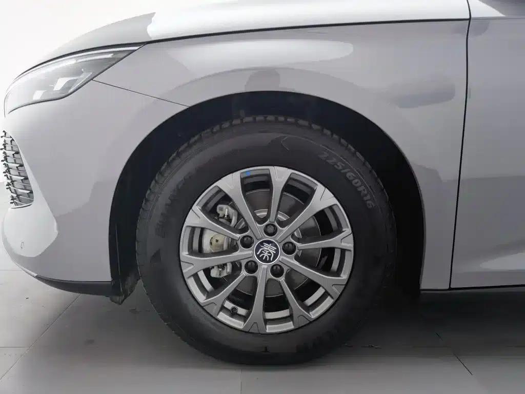 Qin L 2026 DM-i 128KM Progressive Edition — миниатюра 17