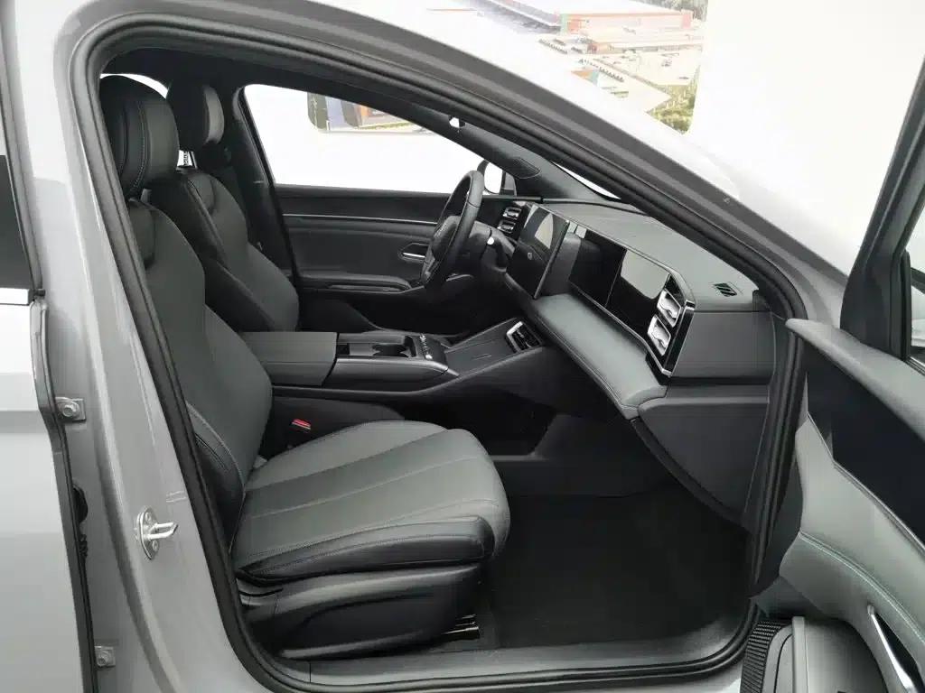 Qin L 2026 DM-i 128KM Progressive Edition — миниатюра 23